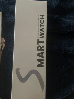 Smart Watch - White Silicone Band